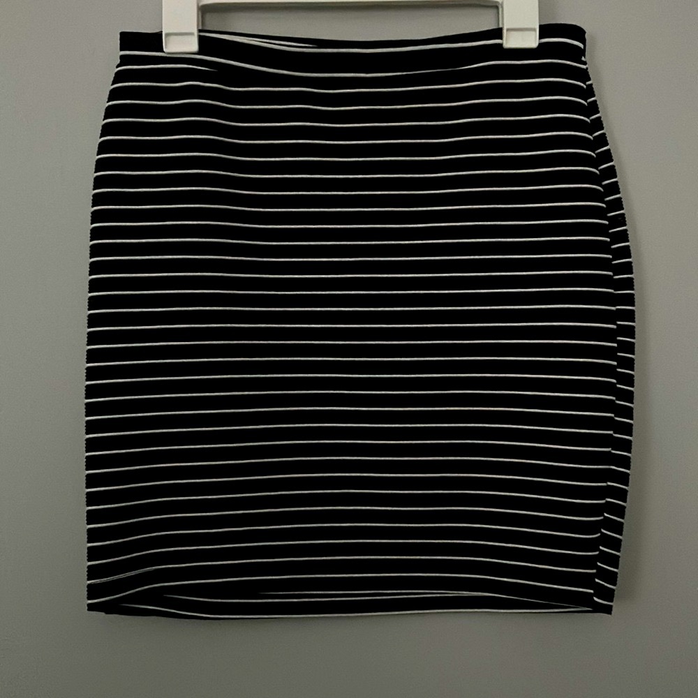 Lily Star Black and White Striped Stretch Skirt in Size Large